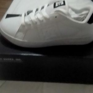 DC shoes